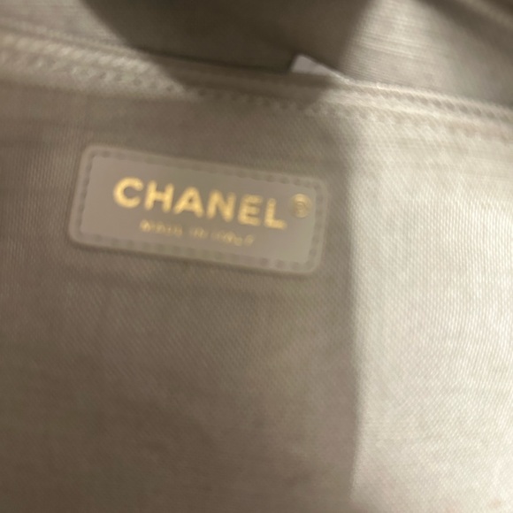 Chanel Deauville Large Tote with make up pouch included - Picture 4 of 5